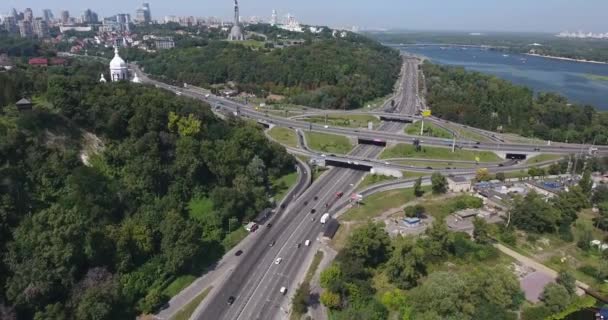 高速道路の交差点のパノラマ ビュー キエフ ウクライナ — ストック動画