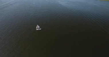 Yelkenli hava görünümünü Nehri üzerinde: Kiev, Ukrayna