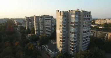 Komünist binalar inşa. Sunset'teki havadan görünümü