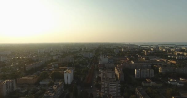 Aerial City w Skyline na zachód słońca — Wideo stockowe