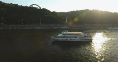 Yat turist üzerinde uçan: Kiev, Ukrayna