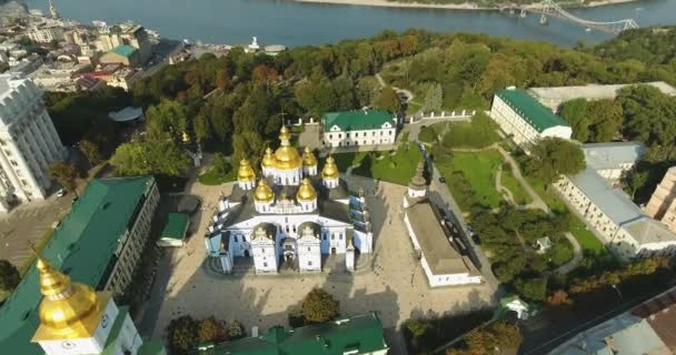 Das Goldene Kuppelkloster Von Michael Flug Richtung Kirche Kiev Ukraine — Stockvideo
