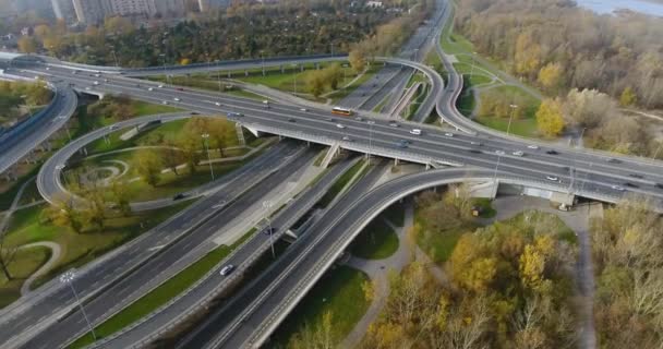 Warschau Polen Autos Fahren Auf Einer Autobahnkreuzung Zum Ziel Luftbild — Stockvideo