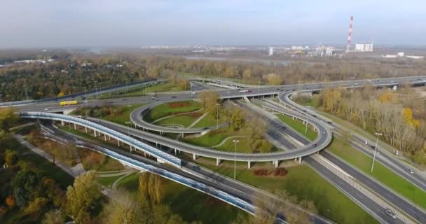 Warschau Polen Auto Gaan Door Het Snijpunt Van Snelweg Antenne — Stockvideo