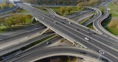 Varşova, Polonya: Hava geniş görünümünü acele saat trafikte A otoyol kavşağı üzerinde