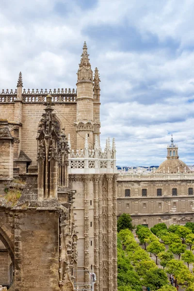 Hermosa Vista Desde Ventana Giralda Catedral Gótica Sevilla España Cielo — Foto de Stock