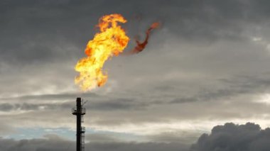 Alacakaranlıkta Gaz Meşalesi