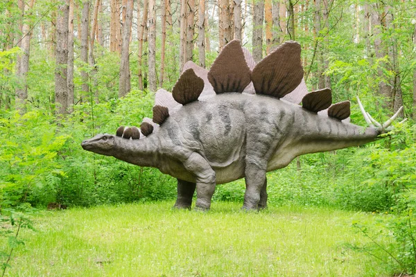 Belgorod Rusia Mayo 2018 Dinosaur Park Dinosaurio Modelo Stegosaurus — Foto de Stock