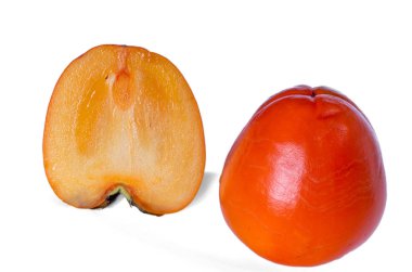 İki hurma, bütün ve üzerinde beyaz izole yarım.