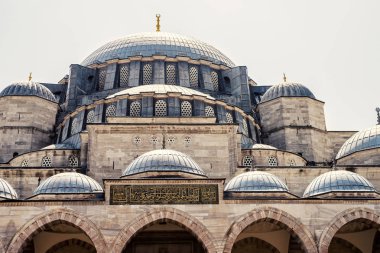 Ana kubbe ile Süleymaniye Camii parçası. Alt görünümü.