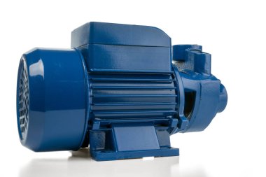 Beyaz arka plan üzerinde izole su girdap pompası ile elektrik motoru.