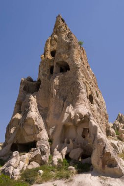 Goreme yakınlarındaki antik mağara mahallesi, Kapadokya, Türkiye. Güneşli havada görüntüle.
