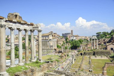 Roma, İtalya, antik Roma İmparatorluk Forumlar kalıntıları. Satürn