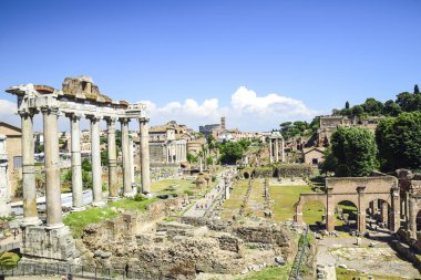 Roma, İtalya, antik Roma İmparatorluk Forumlar kalıntıları. Satürn