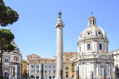 Roma. Trajan sütunu. Bu Dacia tarafından İmparator Trajan'ın fethi tarihi gösteriyor