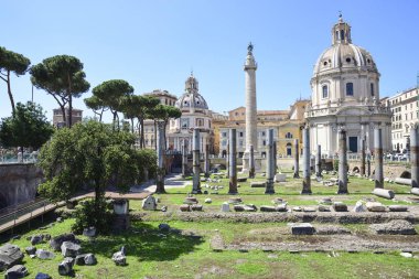 Roma, İmparatorluk Forumlar ve Trajan sütunu