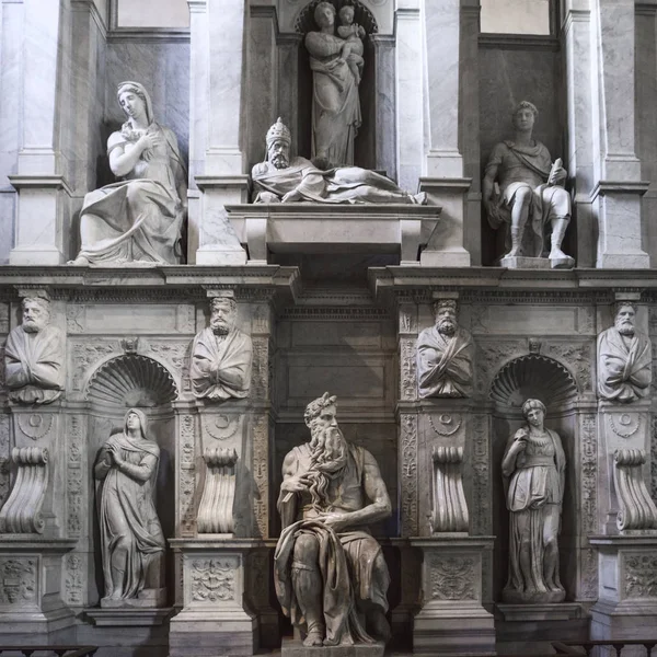 ローマ イタリア チェーン ピエトロ ヴィンコリのサンピエトロ大聖堂で教皇ユリウス 世の墓であるミケランジェロのモーゼ — ストック写真