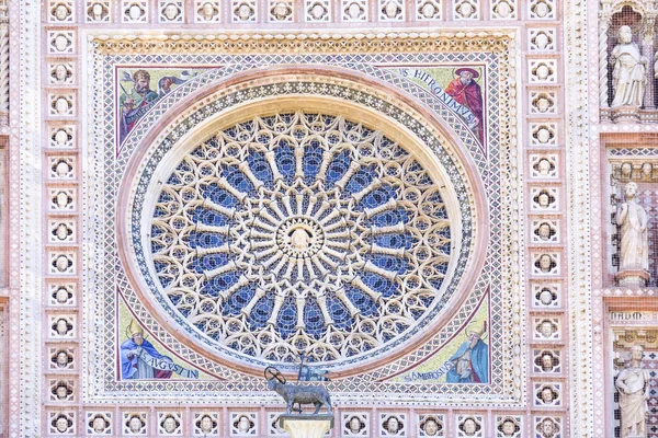 Detalhe Catedral Orvieto Úmbria Itália Magnífica Janela Rosas Mosaicos Estátuas — Fotografia de Stock