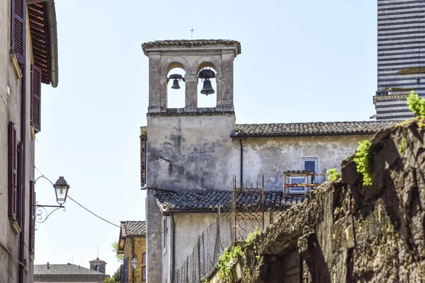 Dzwonowa Wieża Starego Kościoła Alejce Orvieto Umbria Włochy — Zdjęcie stockowe