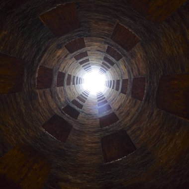 St Patrick's şey, Orvieto, İtalya. Tarihi iyi. Büyük mühendislik iş, 1547 inşa edilmiş. Derinlik 54 metre, genişliği 13 metre... özellikleri spiral merdivenler