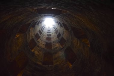 St Patrick's şey, Orvieto, İtalya. Tarihi iyi. Büyük mühendislik iş, 1547 inşa edilmiş. Derinlik 54 metre, genişliği 13 metre... özellikleri spiral merdivenler