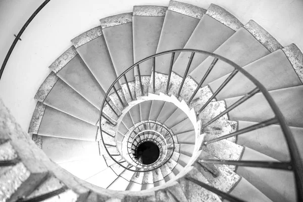 Döner merdiven. Villa D'Este, Tivoli, Lazio, orta İtalya