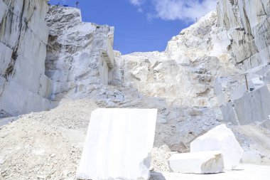 değerli Carrara mermer ocağı. Alpi Apuane, Toskana, İtalya