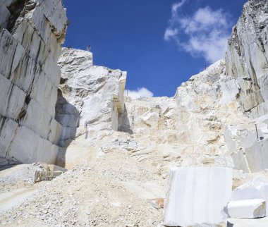 değerli Carrara mermer ocağı. Alpi Apuane, Toskana, İtalya