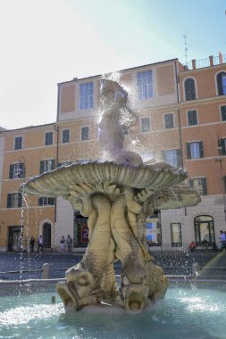 Barberini Meydanı, Roma İtalya'Tanrı Triton çeşme. Bernini tarafından yapılan