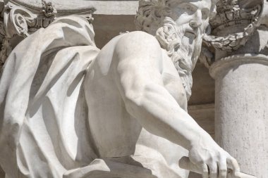 Trevi Çeşmesi, detay, Tanrı'nın okyanus heykeli. Roma İtalya