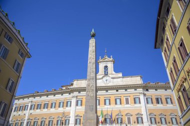 Turistik Roma, Mısır Dikilitaş Montecitorio kare