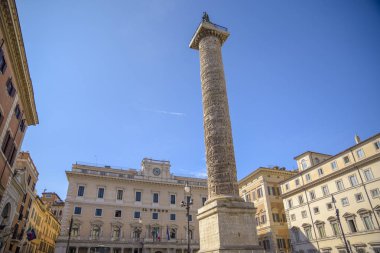 Roma 'da Colonna meydanında Marcus Aurelius 'un sütunu