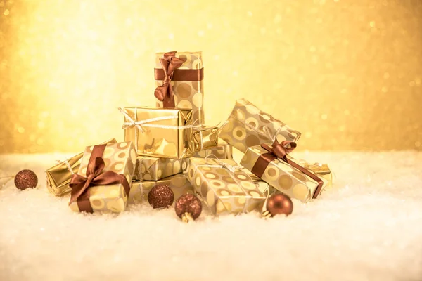 Hora Dárků Zlatý Vánoční Ozdoby — Stock fotografie