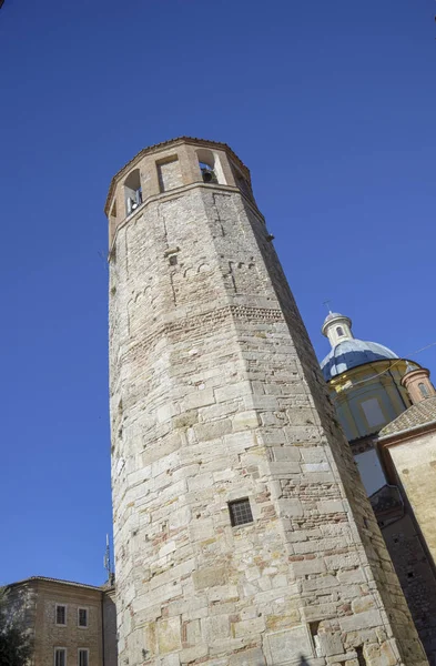 çan kulesinde Amelia, Umbria, İtalya ile ünlü dodecagonal Kulesi