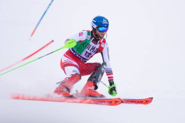 Madonna di Campiglio, İtalya 12/22/2018. 3 erkekler slalom. Schwarz Avusturya Kayak Dünya Kupası 2018/19 özel slalom sırasında. Audi FIS Dünya Kayak Kupası