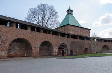 Nizhny Novgorod Kremlin kulesi ile duvar