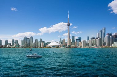 Toronto, Kanada-Ağustos 3, 2015: güneşli bir gün boyunca ünlü Toronto manzarası.