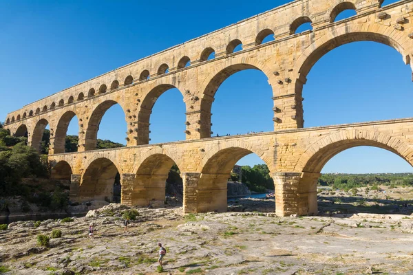 Remoulins Frankrijk Augustus 2016 People Zwemmen Kano Buurt Van Het — Stockfoto