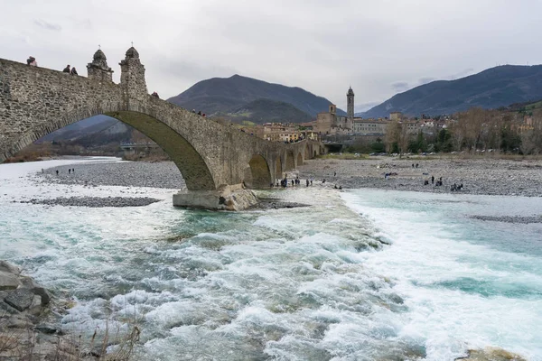 Bobbio Italië April 2018 View Van Oude Middeleeuwse Brug Genaamd — Stockfoto