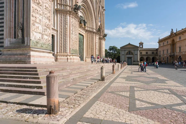 Orvieto Italien April 2018 Tourists Besöka Den Staden Orvieto Och — Stockfoto