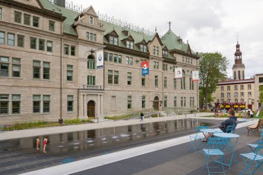 Bir Québec, Kanada - 5 Ağustos, 2015:view bir yaz sabahı sırasında Quebec City Belediye Binası.