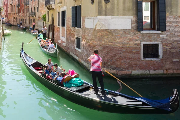 Venice Italy August 2014 Typical View Venice Its Canals Narrow — Stock Photo, Image