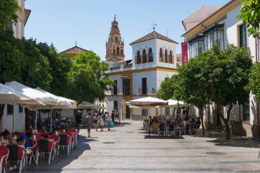 Cordoba, İspanya-Ağustos 11, 2017: güneşli bir günde Cordoba 'da gezinti.