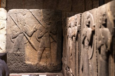 Ankara, Türkiye-Ağustos 8, 2025: Ankara 'daki Anadolu Medeniyetleri Müzesi' ne Ağustos ayında savaşçı taşlar kazıdı