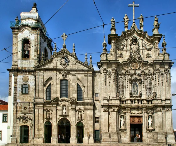 葡萄牙波尔图 Carmo Carmelitas 教堂的门面 — 图库照片