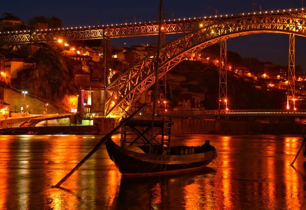 Río Duero Barcos Tradicionales Por Noche Oporto Portugal — Foto de Stock