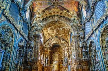 İç Barok kilise Santa Clara kentinde, Oporto, Portekiz