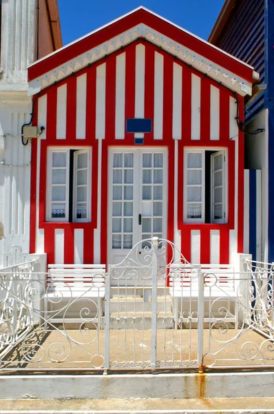 葡萄牙阿威罗的科斯塔诺瓦条纹房屋 — 图库照片