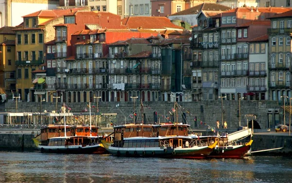 Douro Folyó Hagyományos Hajók Porto Portugália — Stock Fotó