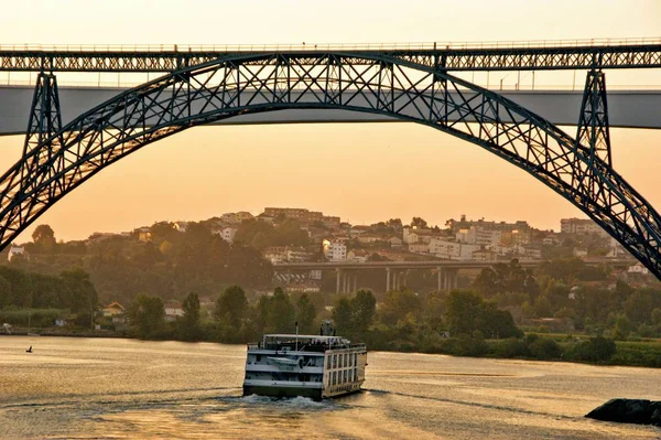 Γέφυρες Πάνω Από Τον Ποταμό Douro Στο Πόρτο Πορτογαλία — Φωτογραφία Αρχείου